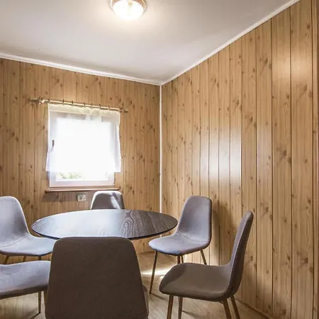 Vakantiehuis 3 Bedroom Cozy In *