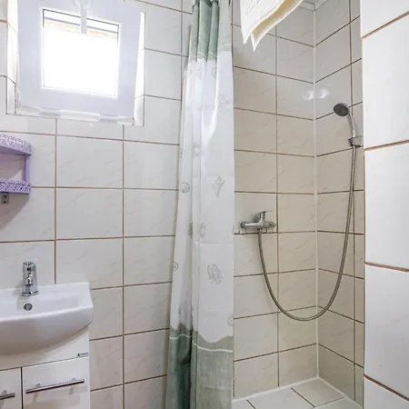 3 Bedroom Cozy In